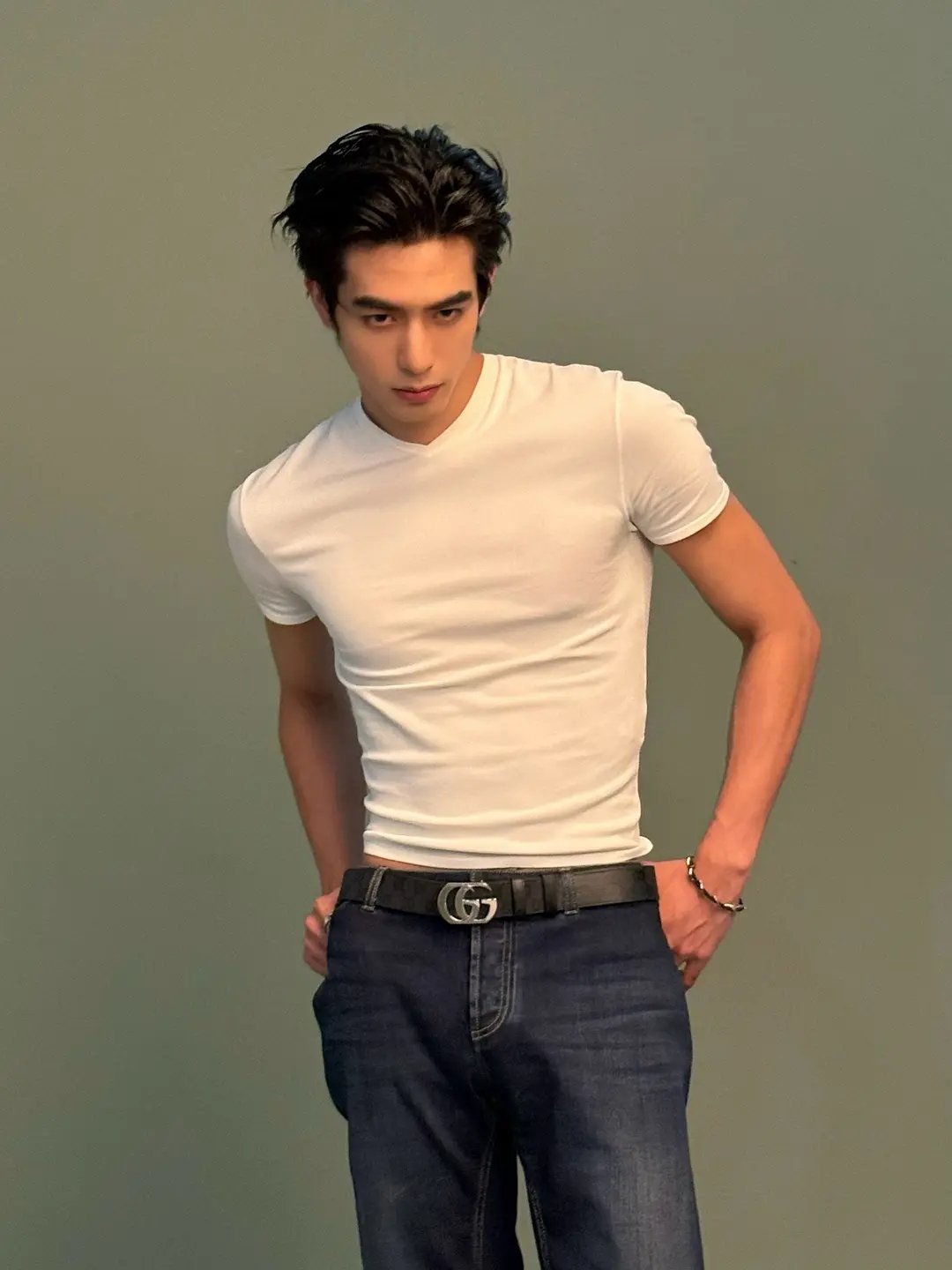 宋威龙好干净的封面，经济上行期的审美