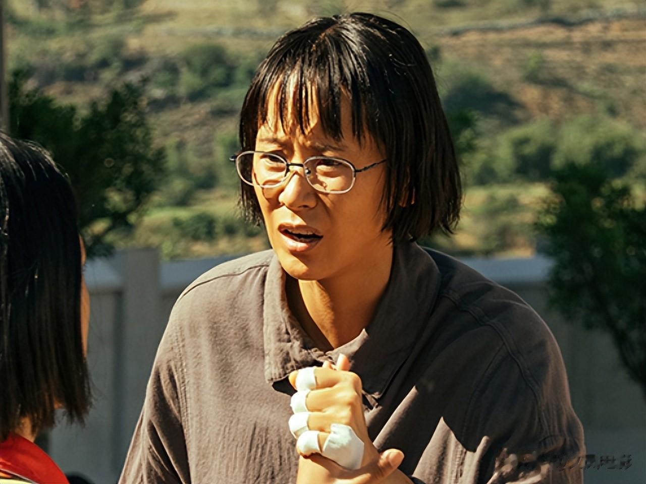 我本是高山首映口碑两极分化，理解张桂梅比争议电影有意义
电影《我本是高山》因改编