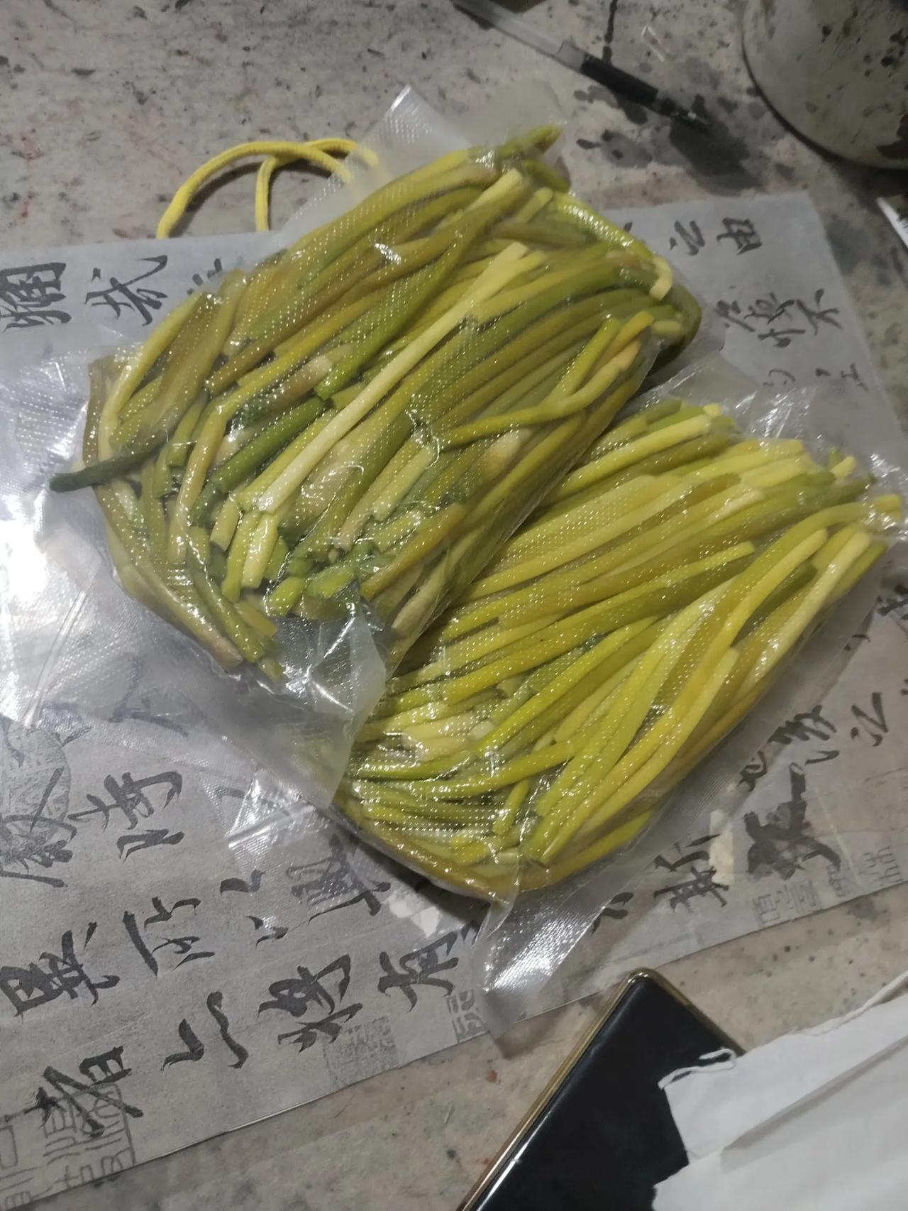 你吃转基因食品吗不吃，我问你吃什么？我还是相信政府不会坑害我们老百姓！[祈祷]