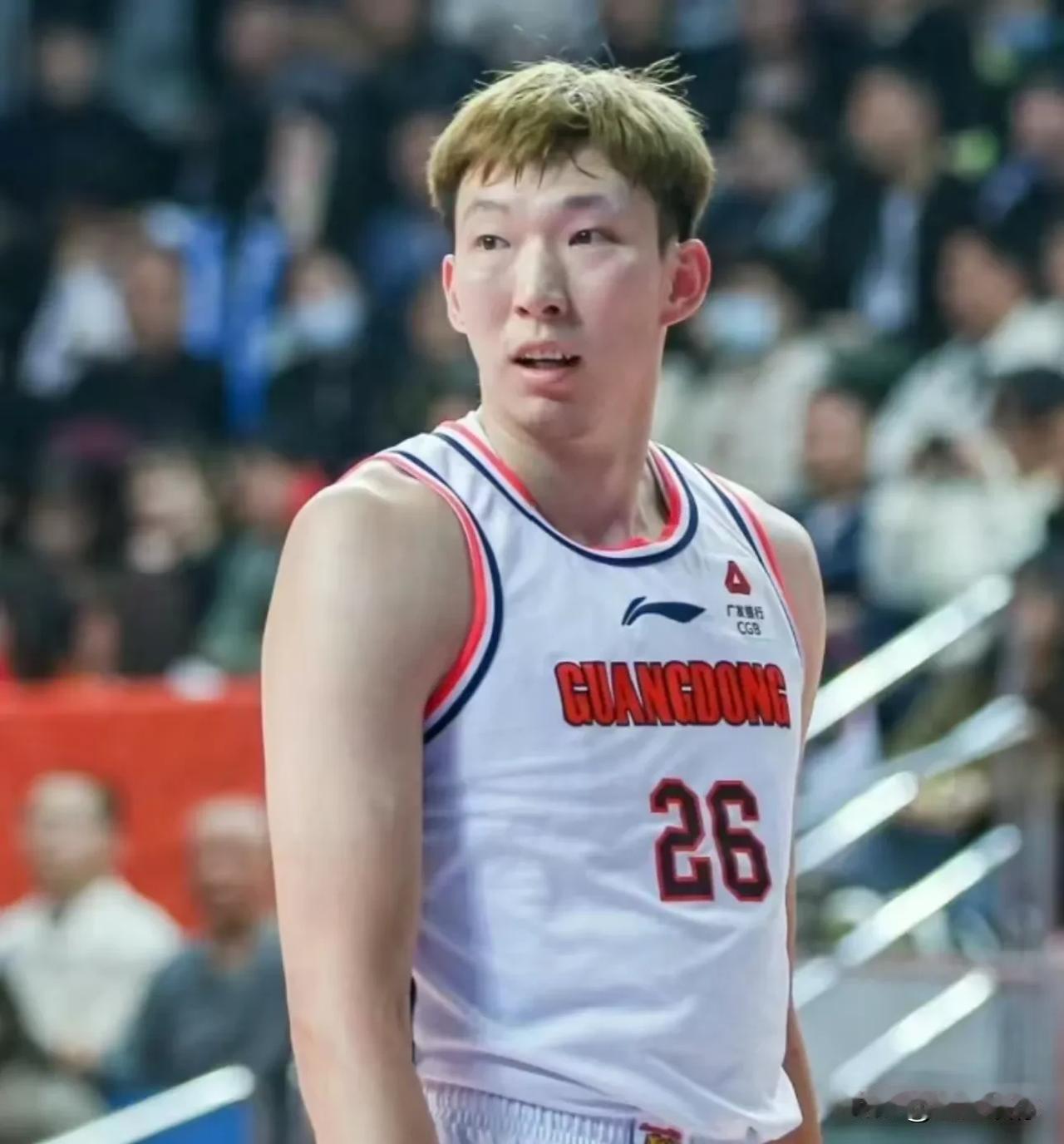 看了今年的广东男篮，其实失去周琦也不是很可惜。除去真实年龄不说，他现在腰伤太严重