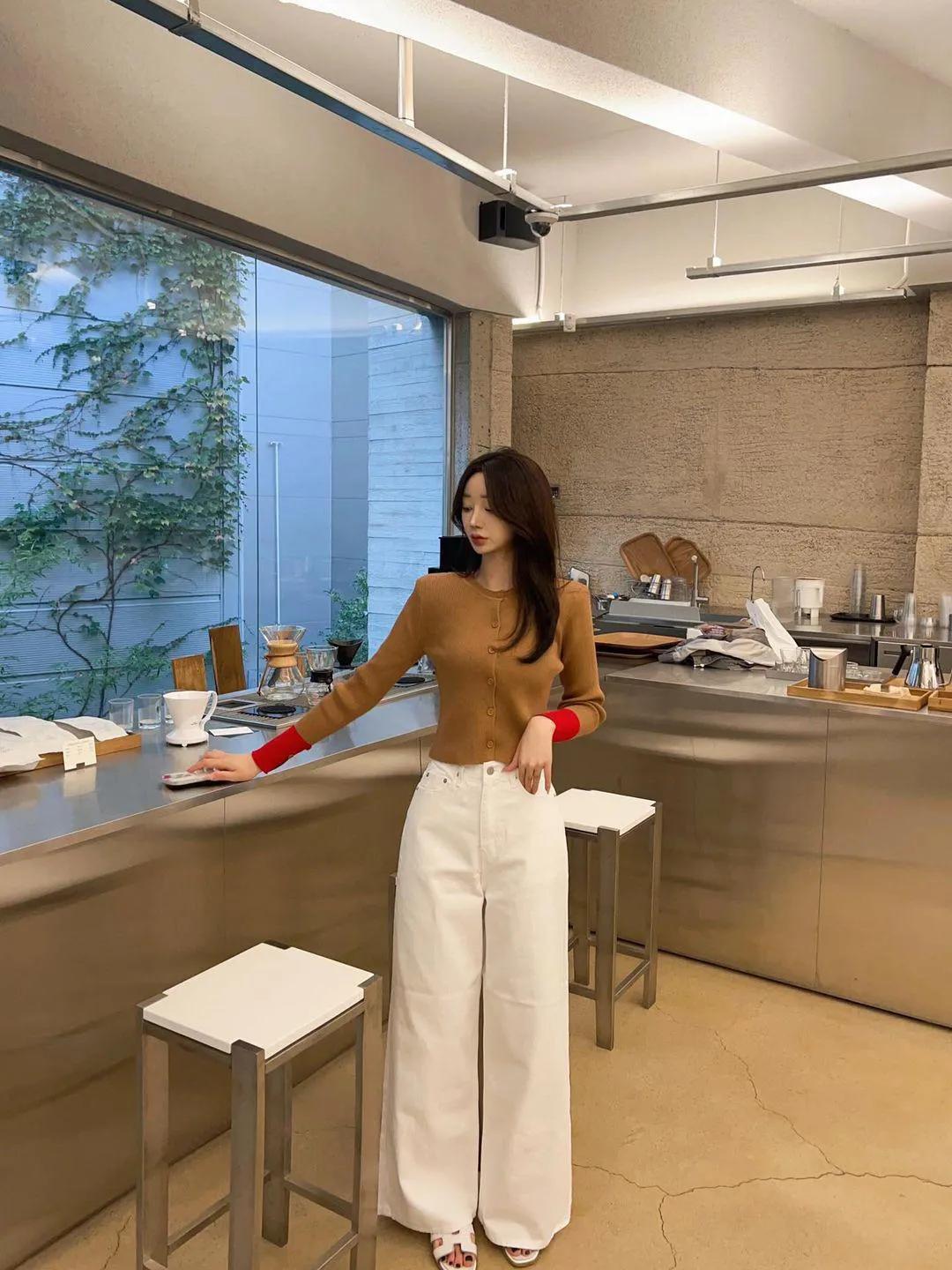 #魅力女性摄影分享# 云想衣裳花想容，春风拂槛露华浓 #一组美女照😜# #分享