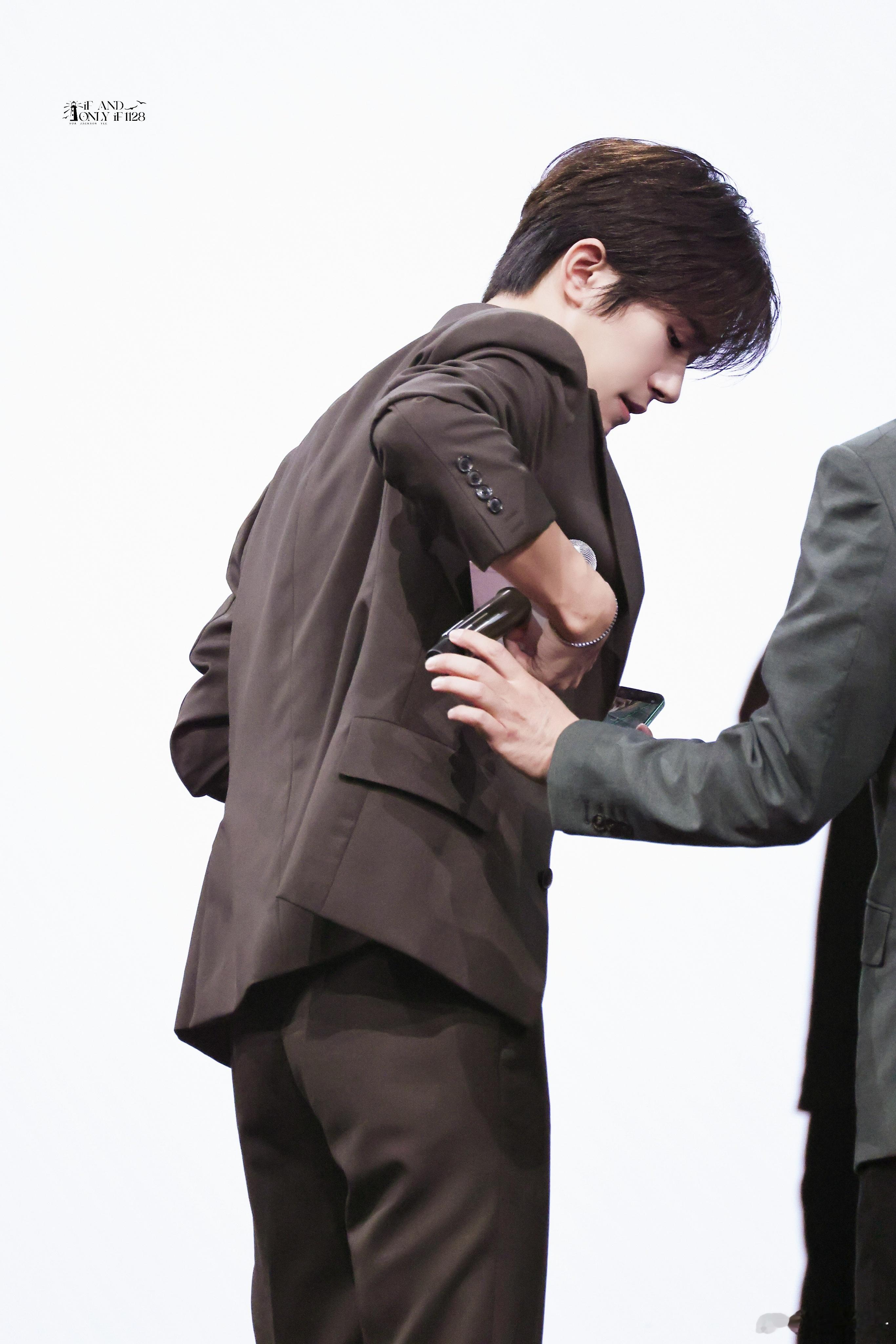 哥哥能不能把我也装进去带走 