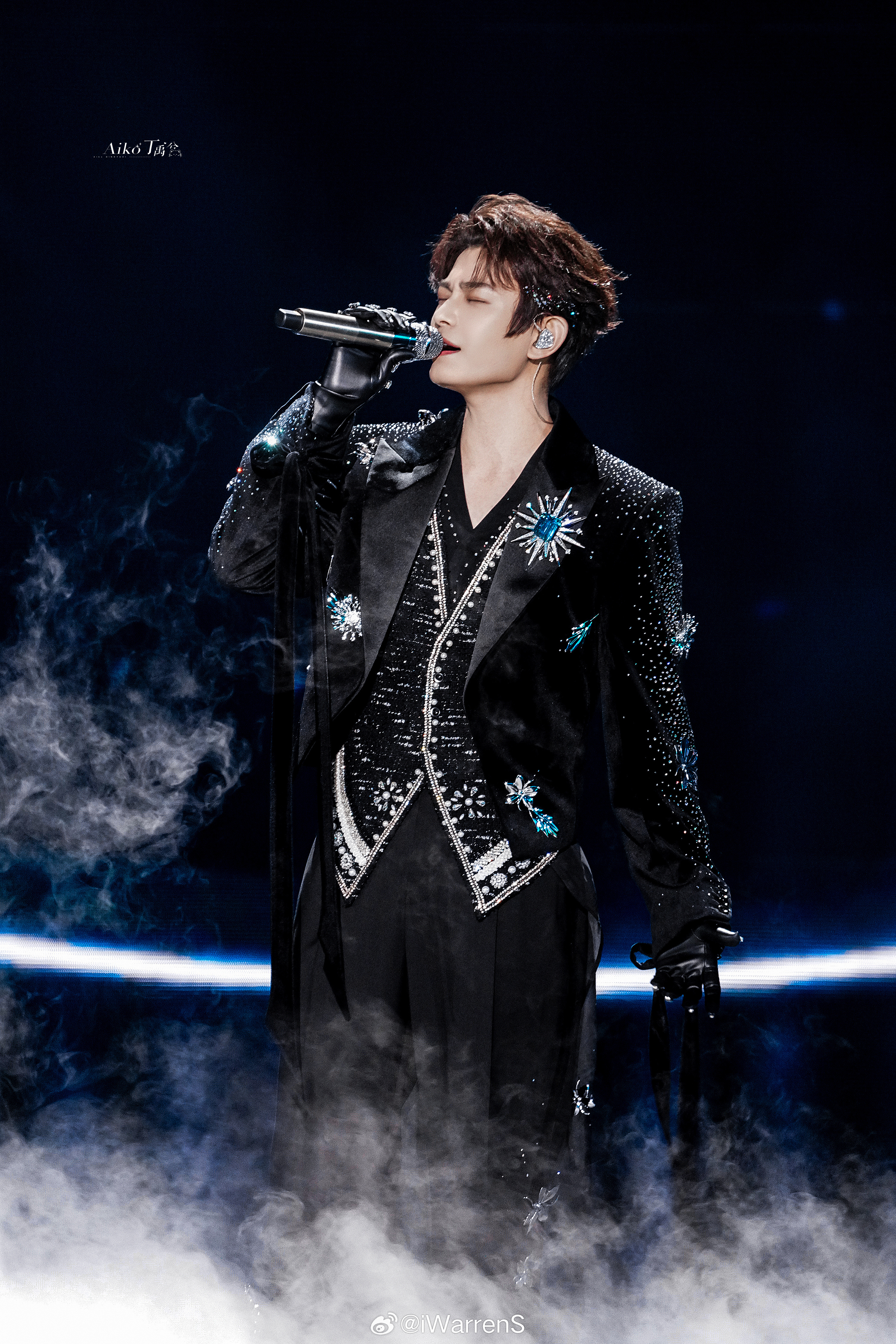 丁禹兮巅峰之夜造型生图状态太棒了！真的超帅的啊！QQ音乐巅峰之夜直播 丁禹兮线下