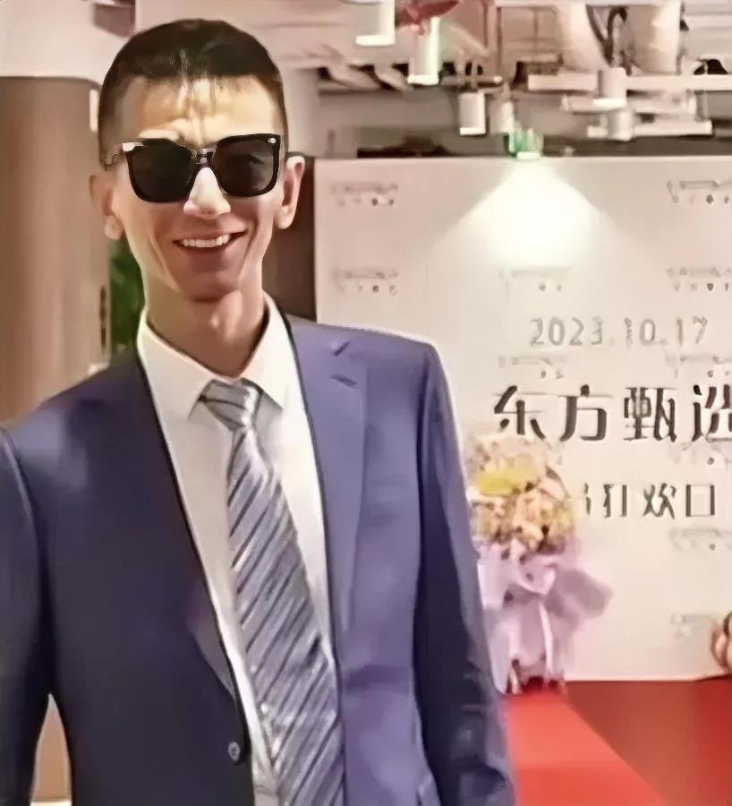 主播集体走了

真不是嫌钱少

说出来你可能都不信，新领导上任之后，直接把所有直