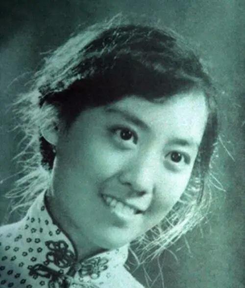1966年，27岁胡友松嫁75岁李宗仁，两人相差48岁，胡友松到底图什么？

1