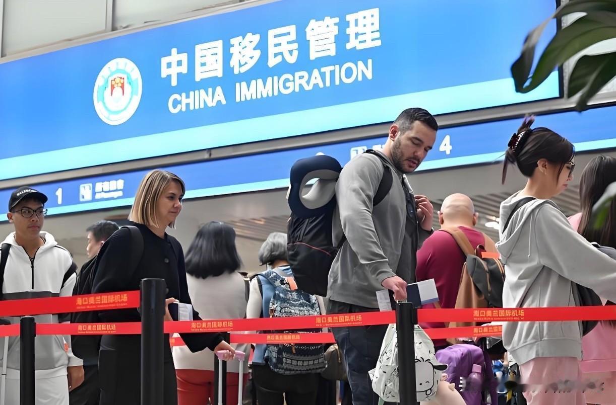 随着中国的强大与复兴，我们需要不断完善制度并加强对外来移民的管理和控制，全球化不