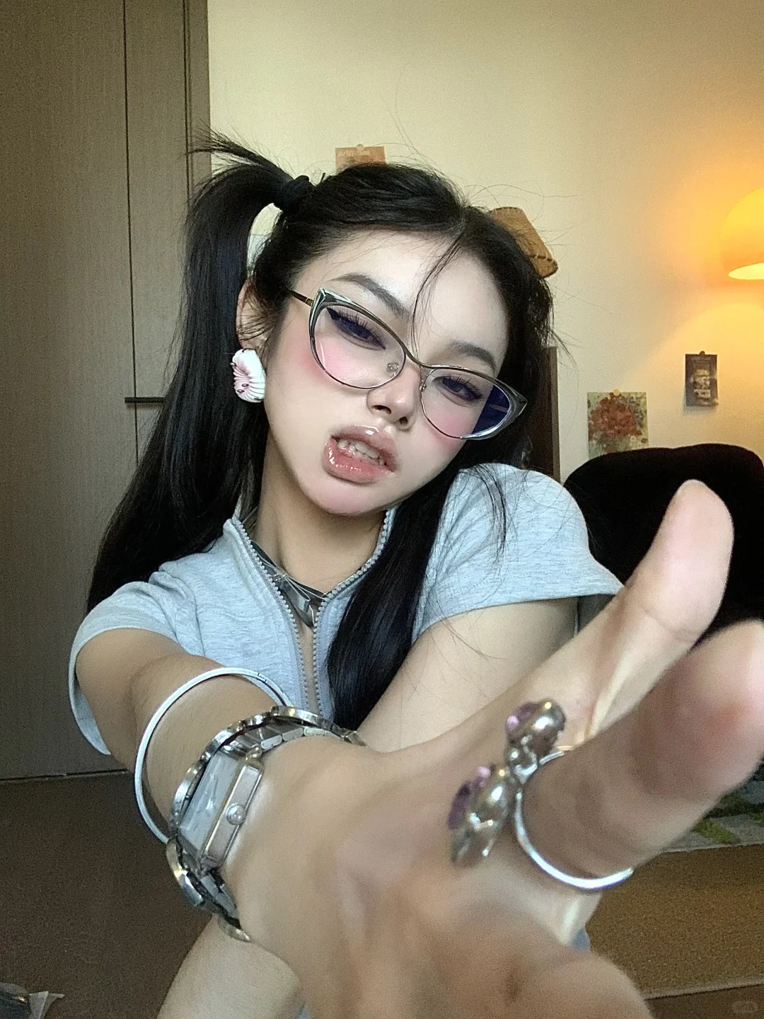 表情越夸张拍照越好看