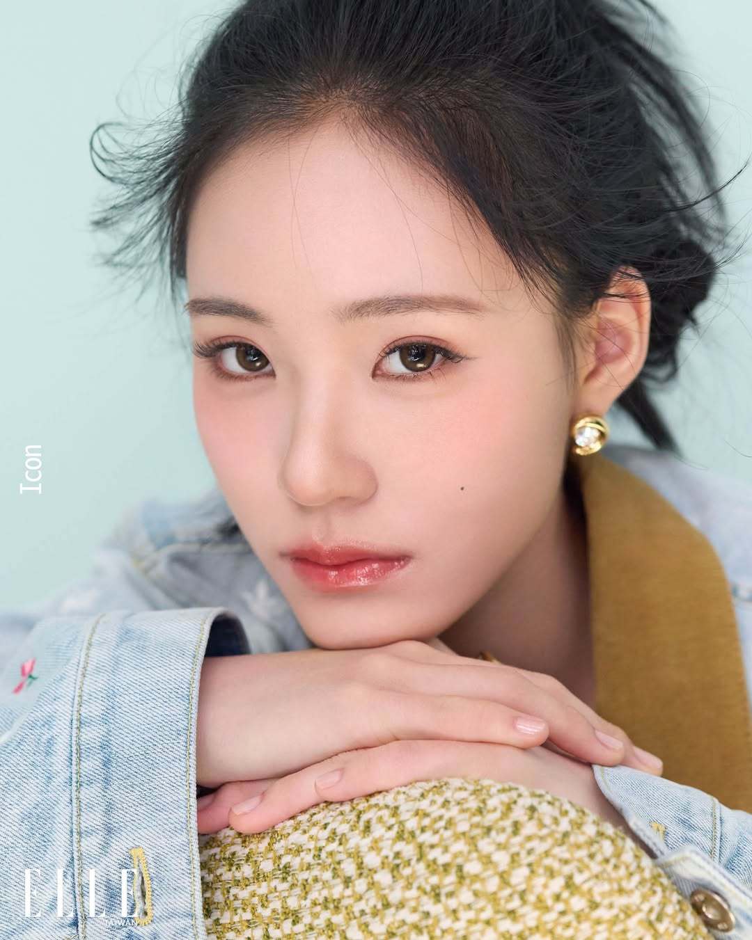 Lily许韶恩登上台湾ELLE杂志新刊封面🍬 