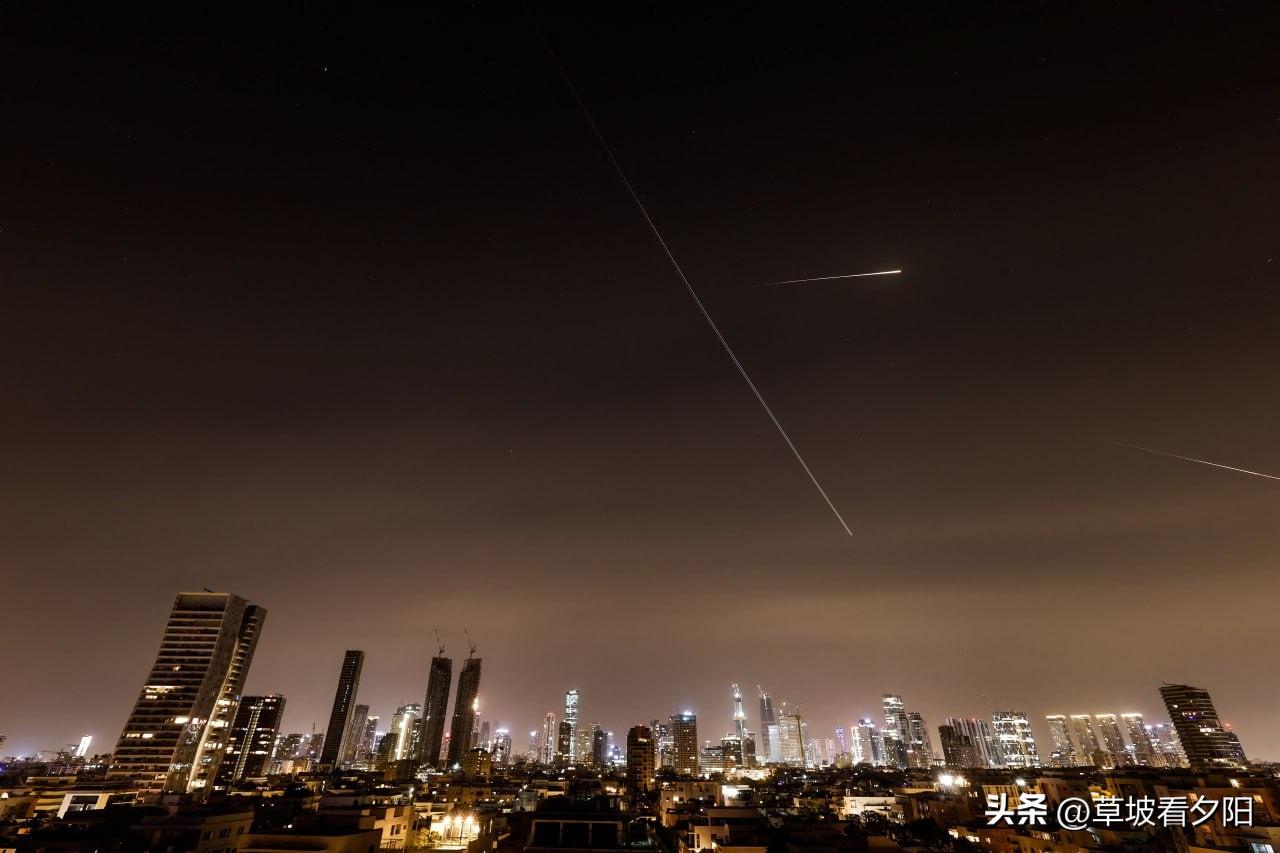 特朗普突然放风：美国正考虑逐步减少对伊军事行动，声称已接近目标，还把霍尔木兹海峡