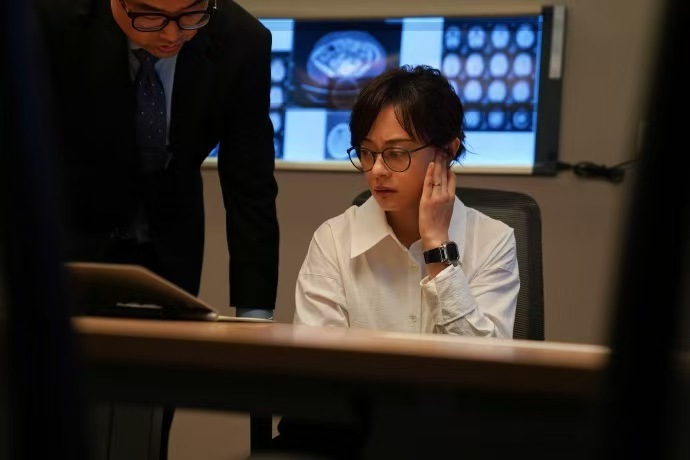 孙俪演危险关系的原因邓超是孙俪的事业粉 面对《危险关系》收视一般，孙俪发文从容回