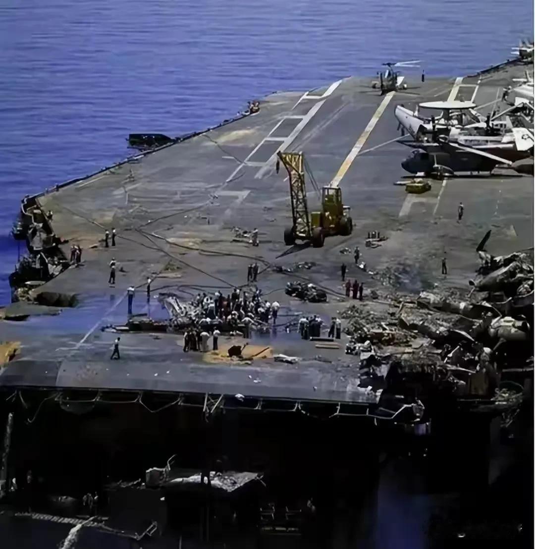 真相已经不重要了！
胡塞武装袭击美国航母，在网络上引发了很大的争议，不少网友都认