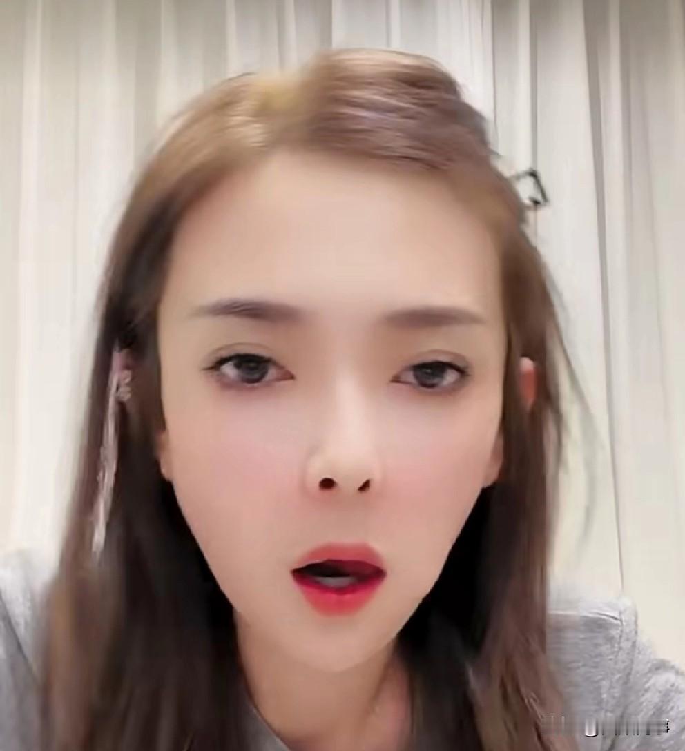 白雨疯狂专场再爆猛料，老狗在她孕期出轨，所以不叫老公！

         看到