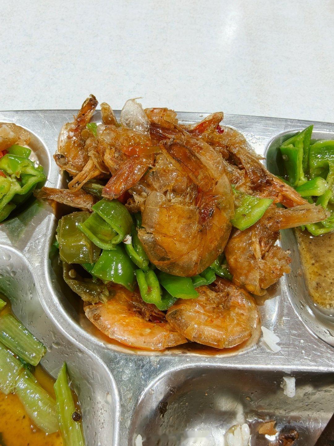 工厂这个虾🦐老难吃了，贼硬，完了还一股腥臭味儿！🤣 