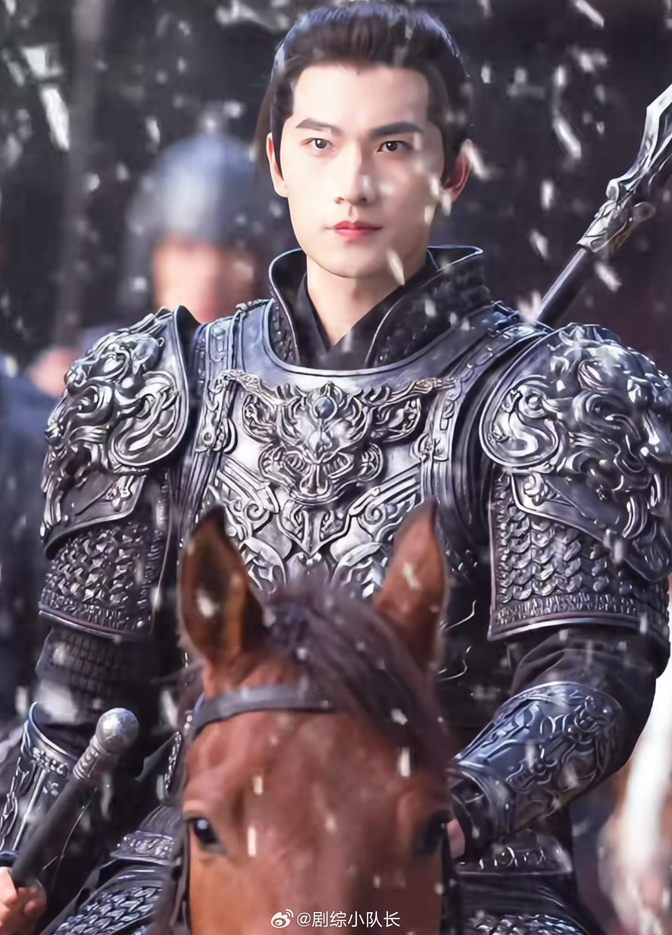 杨洋鲜衣怒马少年郎 韩立修仙的路不好走，他演出了那种咬牙坚持的苦；展昭行侠仗义，