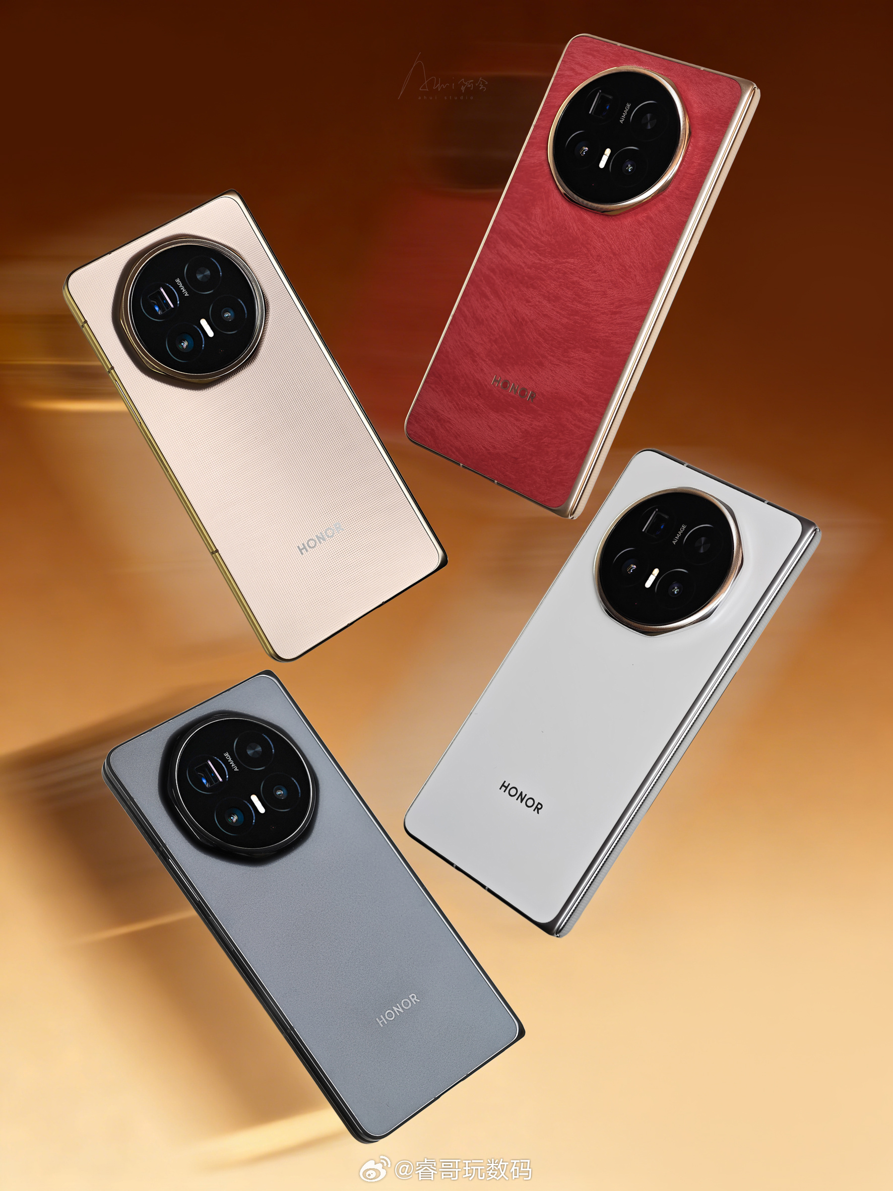 荣耀Magic V6 有赤兔红、旭日金、雪域白、绒黑色四种配色，每款都很精致呀