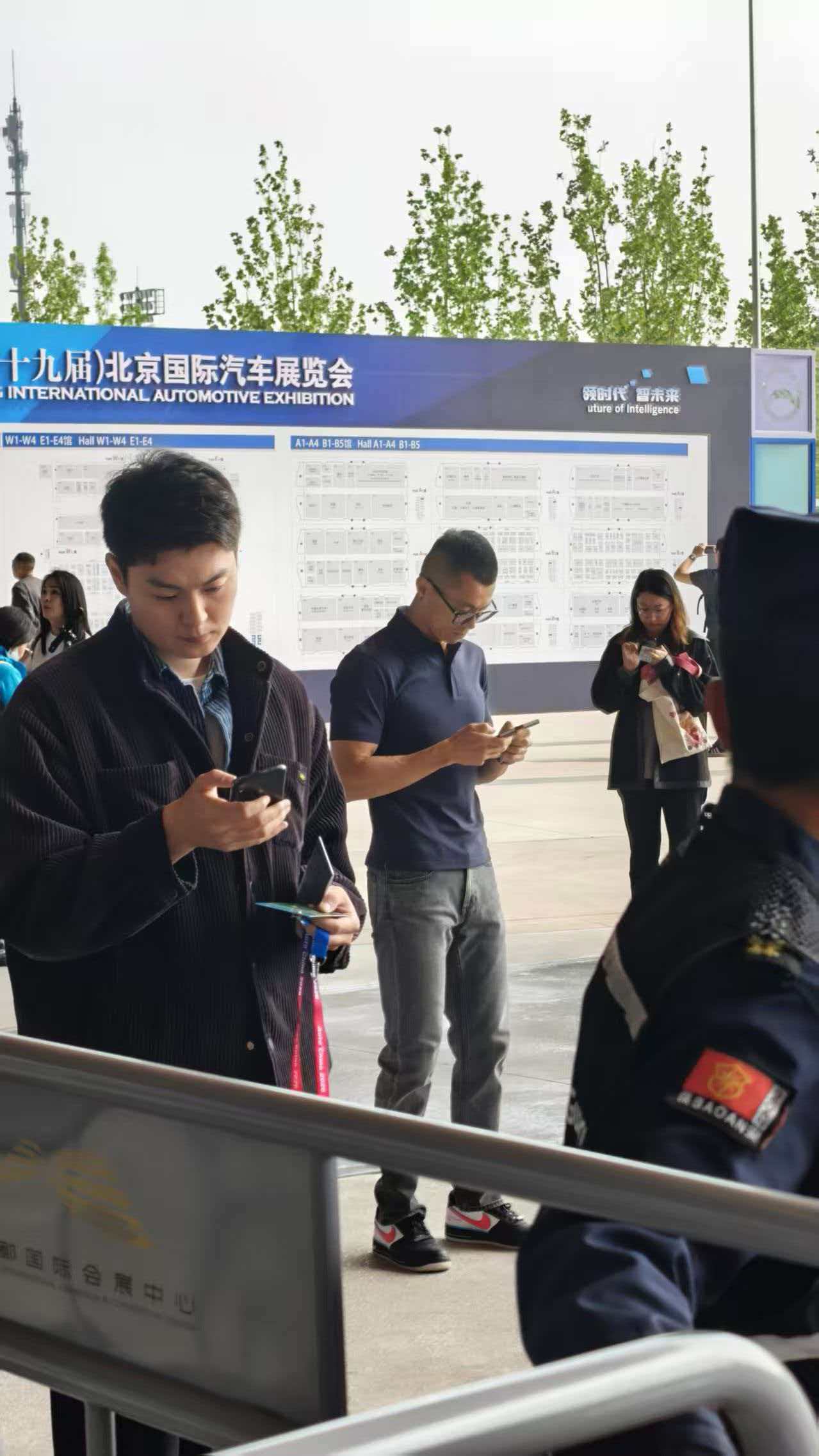 2026北京车展哇塞 这熟悉的男人赶紧回来吧北京车展潮这看陈震同学