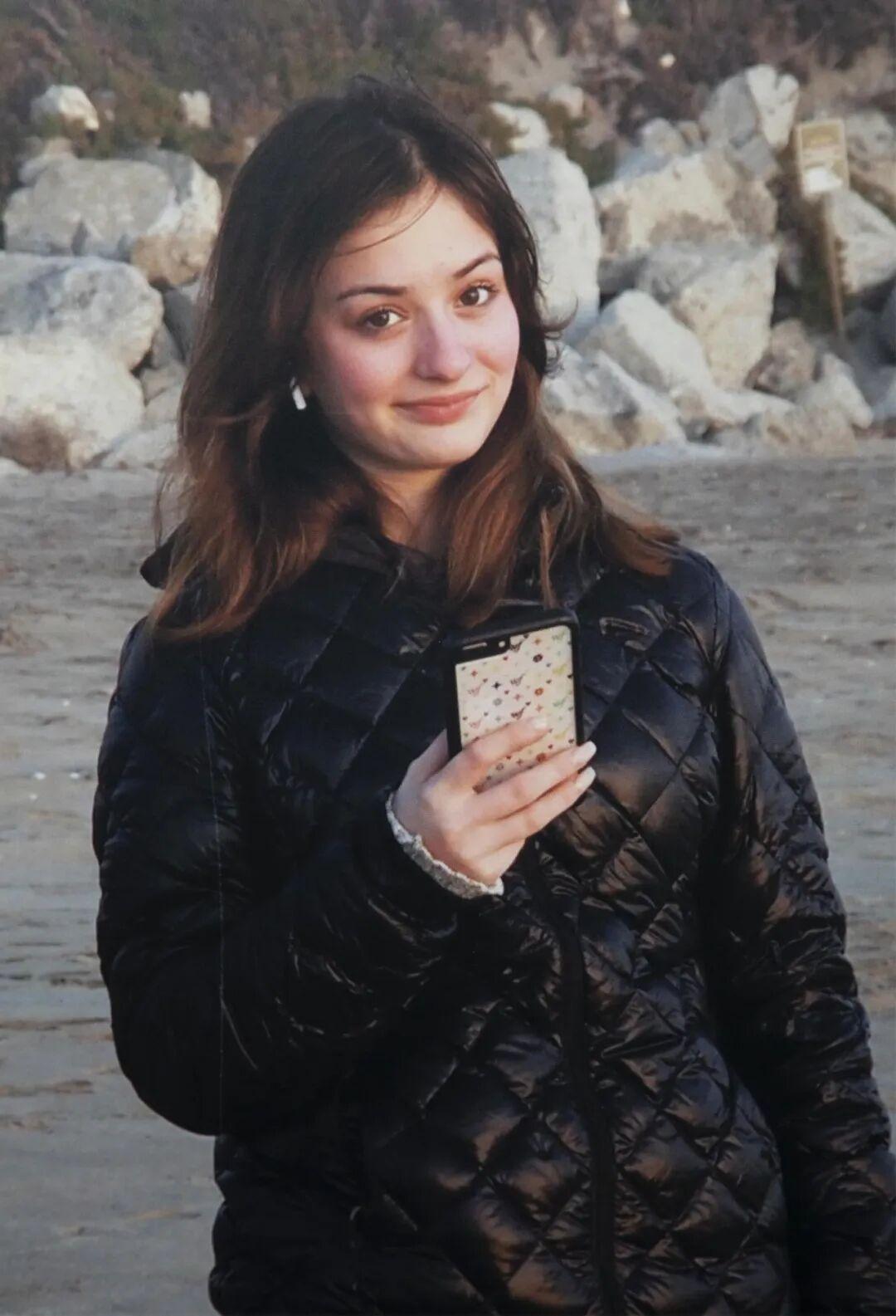 美国加州18岁富家千金艾蜜莉亚·萨列普尔（Amelia Salehpour）20