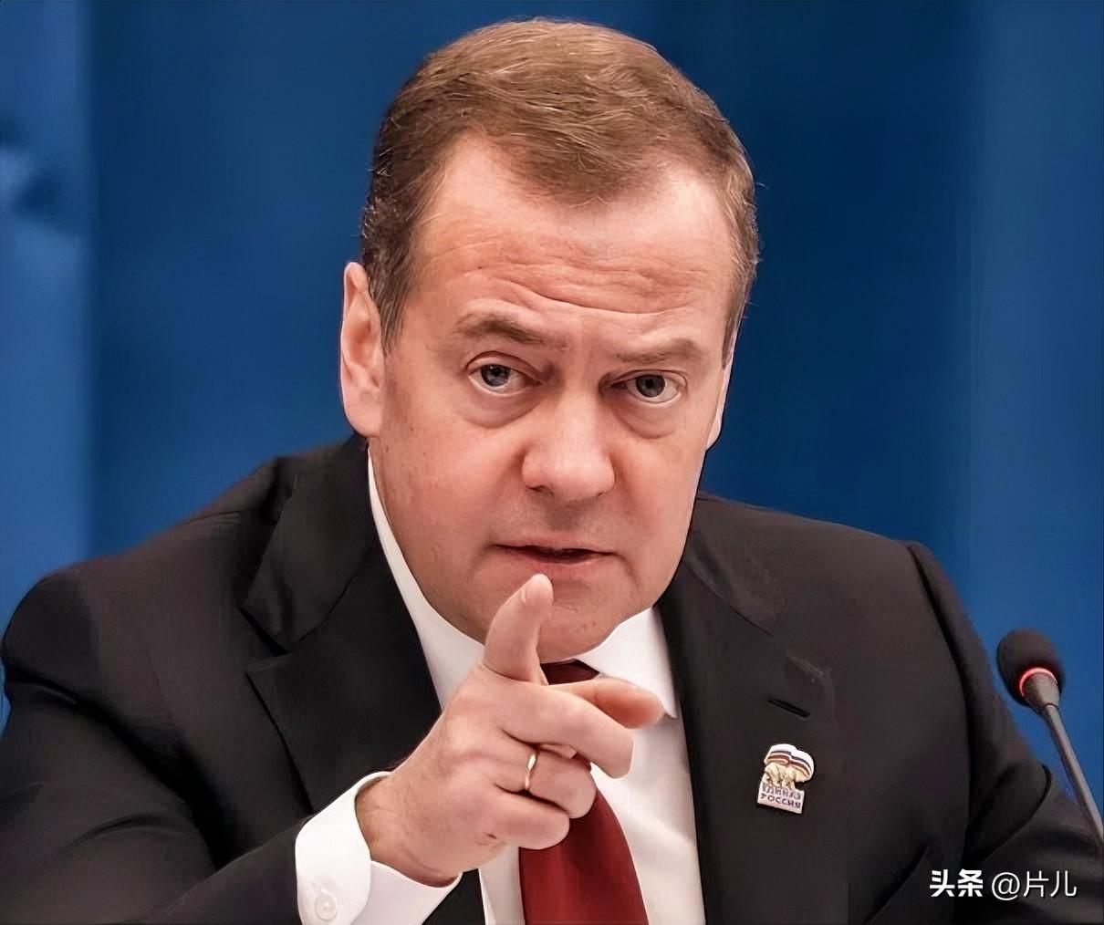 一针见血！俄罗斯安全委员会副主席梅德韦杰夫称，中东国家以为在地盘上设立美军基地是