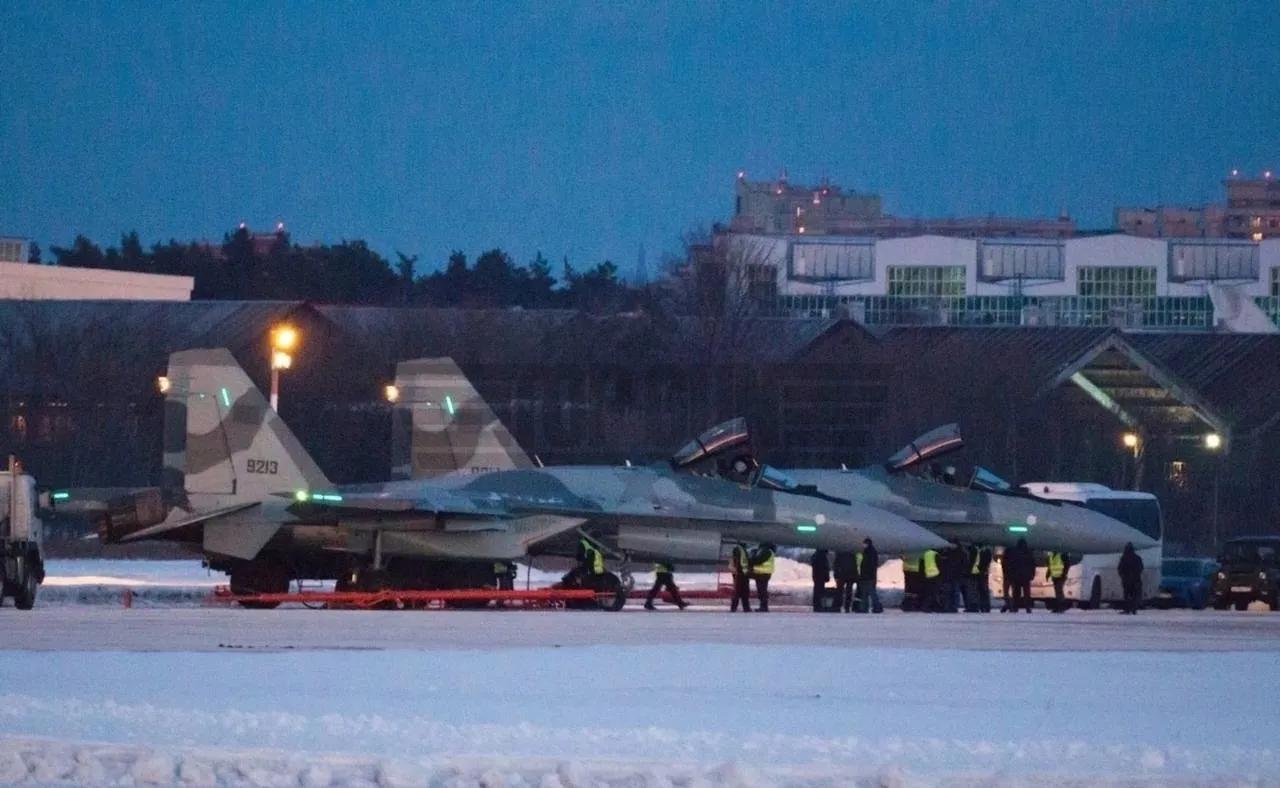 这批俄国研发生产的苏35SE战斗机即将前往波斯湾地区，加入伊朗空军的战斗序列，届