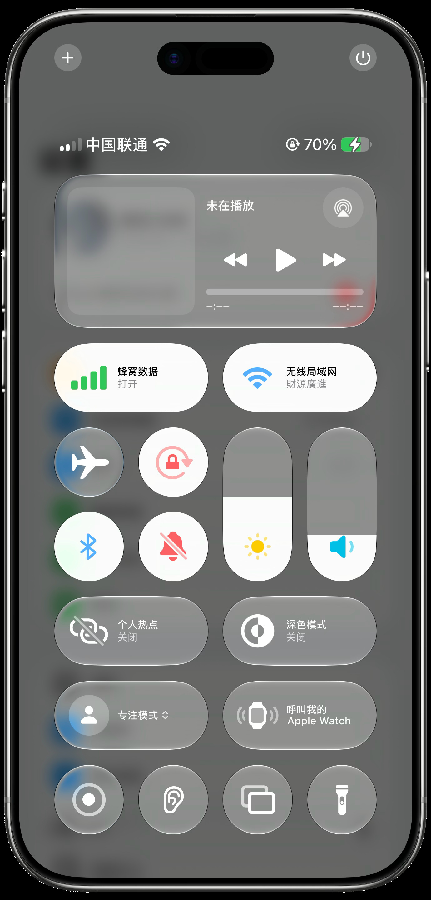 iOS27 beta2 液态玻璃按钮的黑边是不是更明显了啊，还是更喜欢以前的样子
