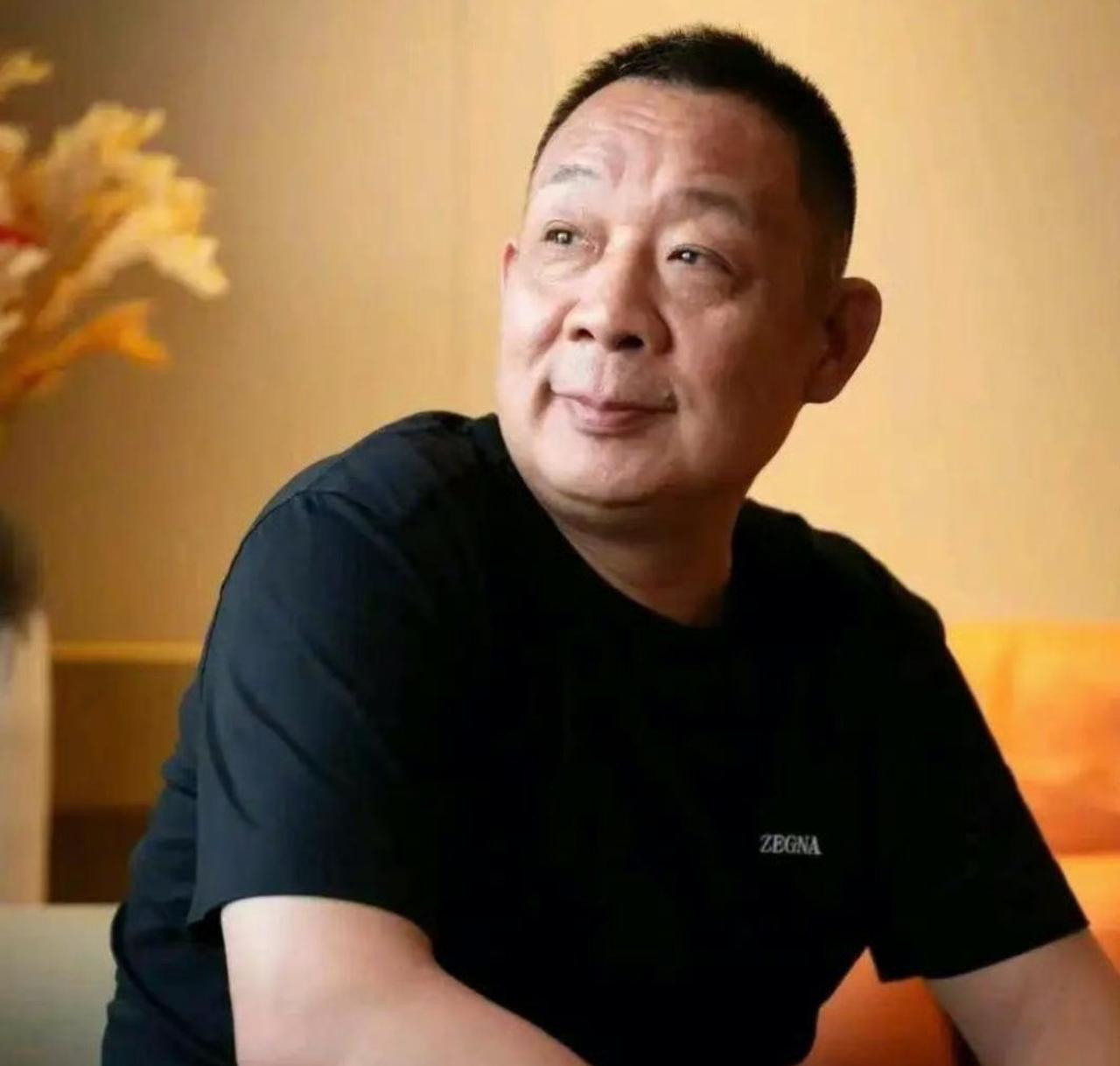 贾国龙在朋友圈里直接开炮，看来西贝的日子确实是不好过了。
之前听说他又是涨工资，