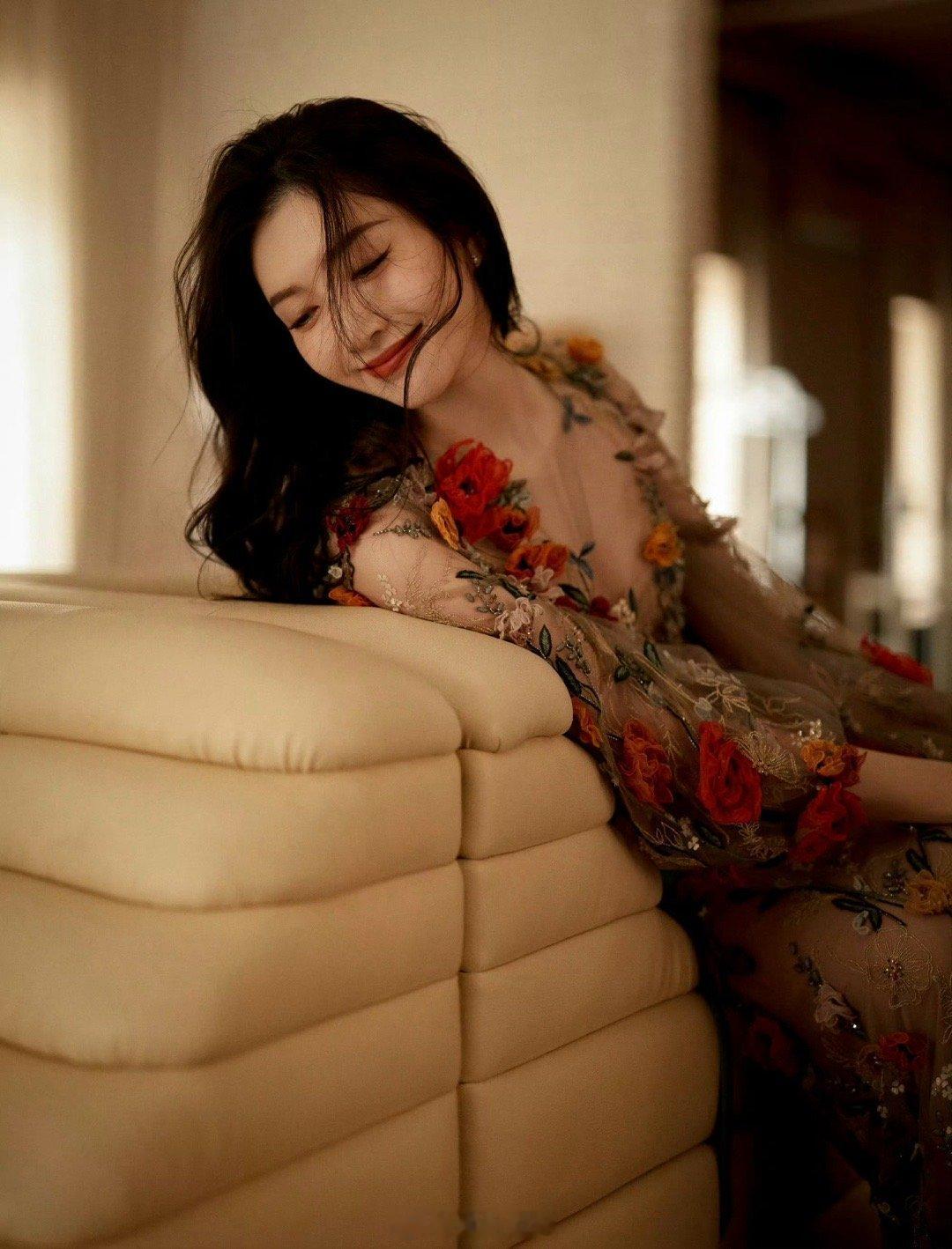 江疏影[色][心][心][舔屏][舔屏][舔屏][舔屏][舔屏][舔屏][舔屏]