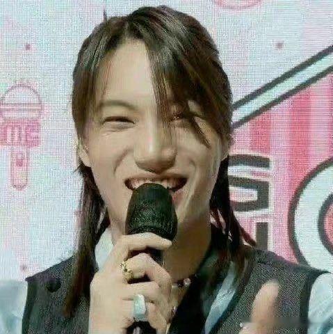 【一克拉】可以投稿男团拉郎bot ​​​