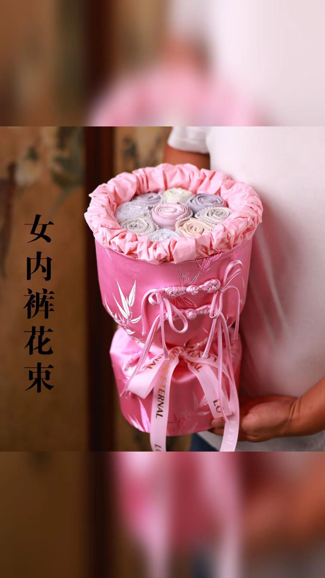 我终于找到适合节日送人的创意礼品了 我之前一直发愁节日送什么礼物。偶然间看到这款