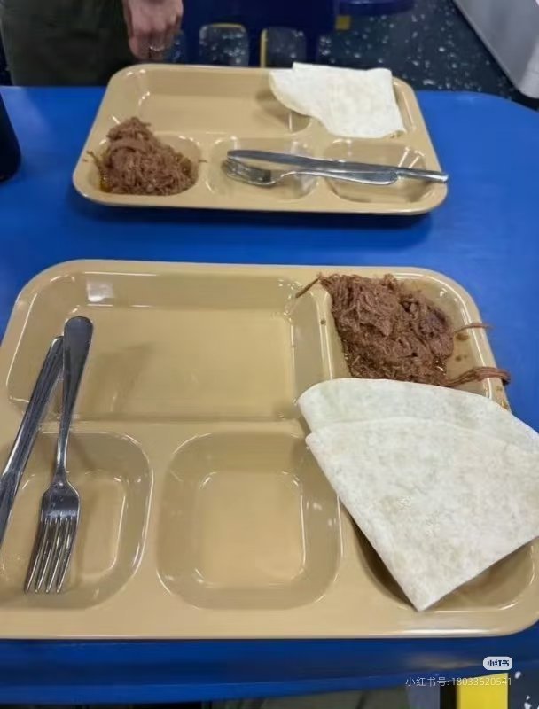 林肯号航母提供的餐食情况美国大兵晒出的林肯号航母(CVN-72)伙食，不仅没有龙