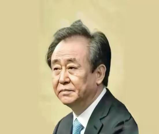 向太陈岚最近爆了个料，把一段尘封十多年的往事重新翻了出来。她说，当年许家印为了恒