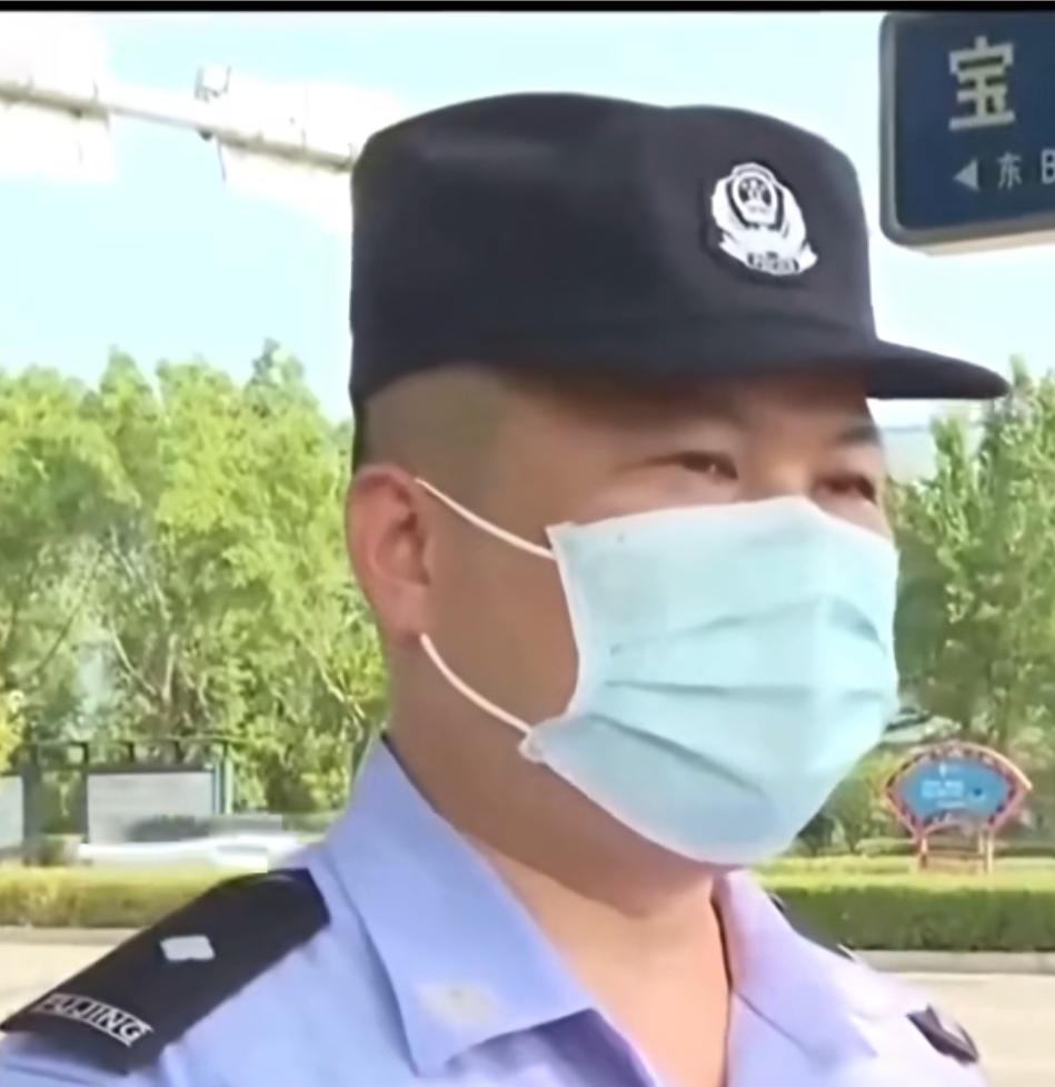 退役军人选择辅警的天然优势：

1，体能优势
退役军人的体能是多数社会考生所无法
