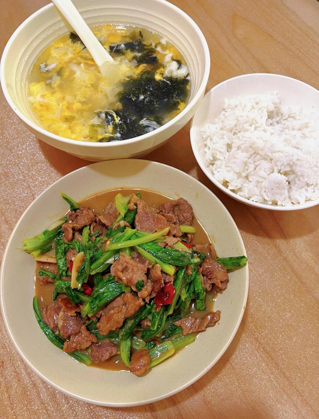 不知道你们有没有发现？
老公不在家
心情就会格外的好!
心静家里一切都很安静!