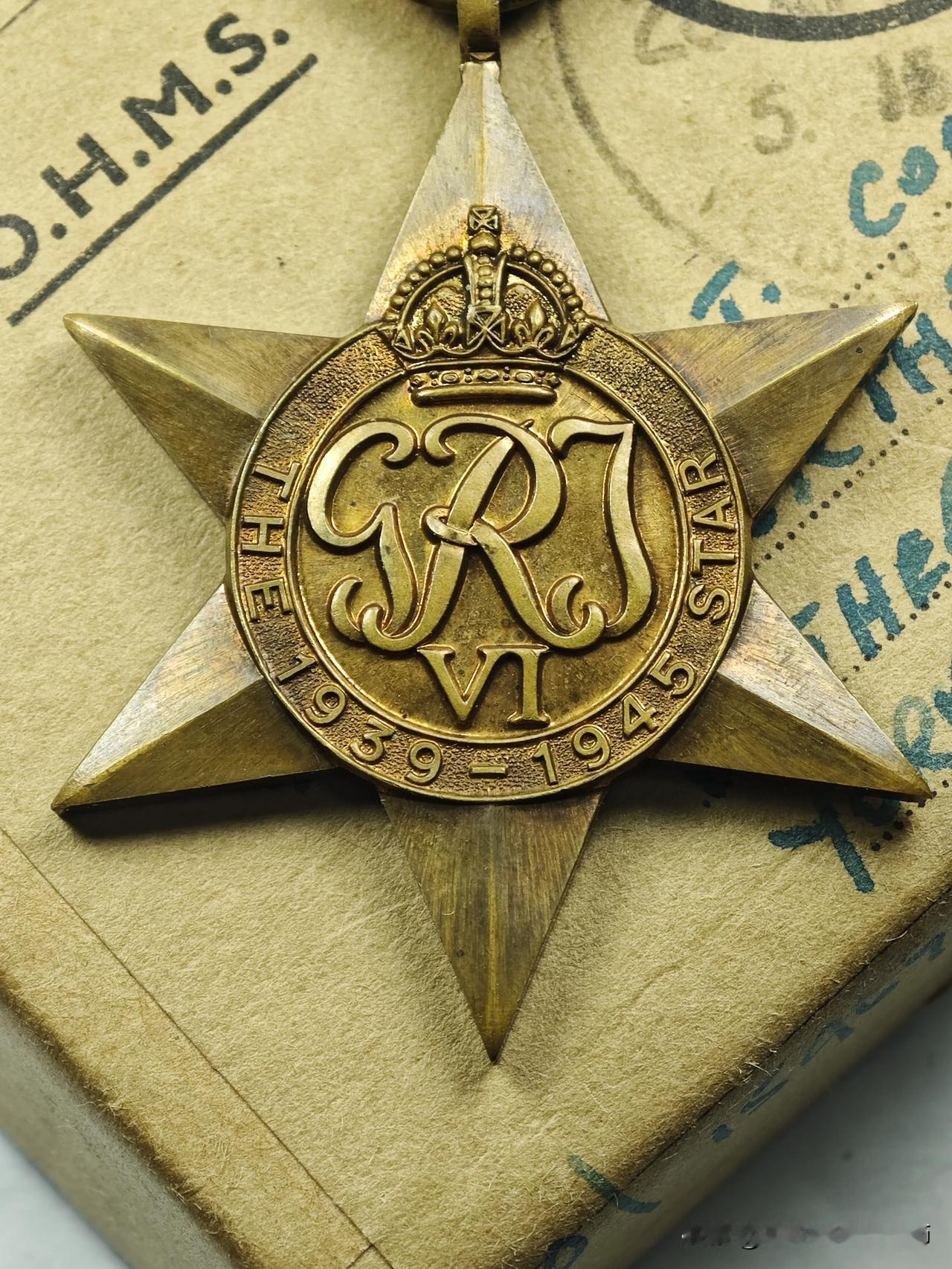 这两枚勋章属于二战时期英国陆军上尉J.T. Conyers。
 1939 - 1