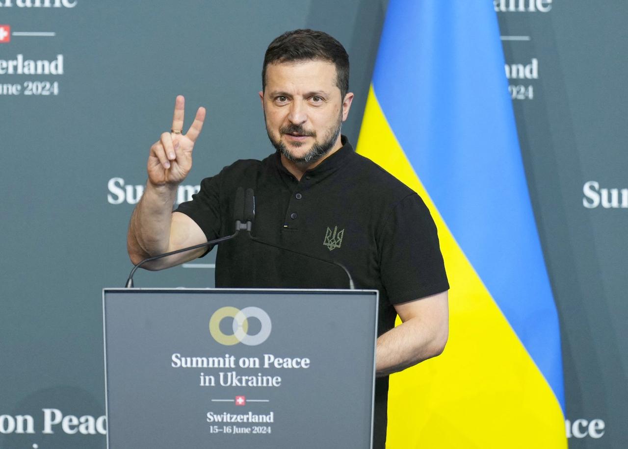 美以伊开战，泽连斯基一边观察，一边寻找机会。
终于，小泽发现了机会：乌克兰有的是