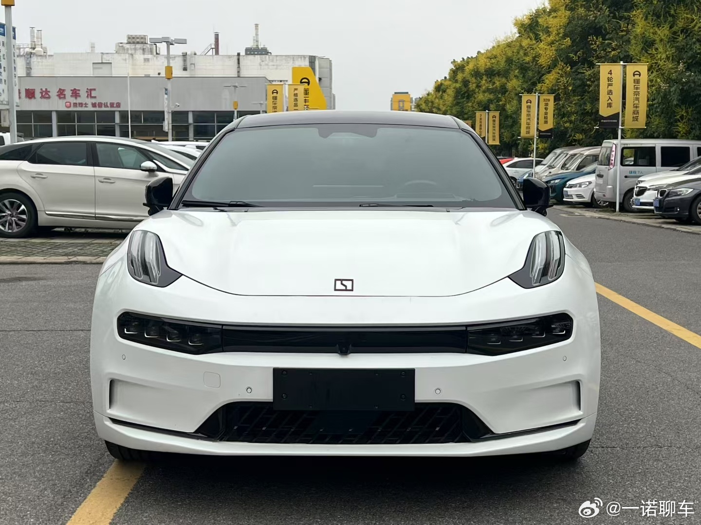 001已售 卖给同行啦 全国最低价哈哈哈 主要是有事故，气囊炸了 这种车我不愿意