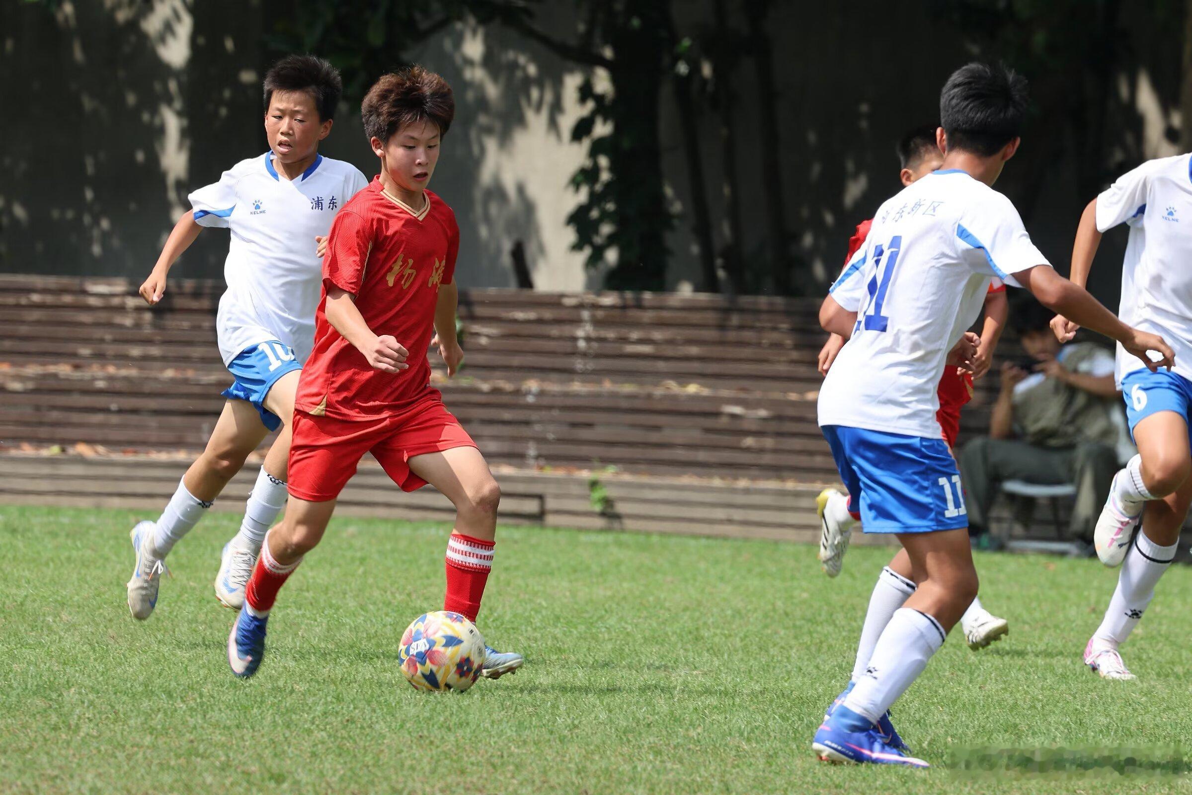 北京时间6月7日，2026 年 “卡尔美杯” 上海市青少年足球锦标赛男子丙组八强