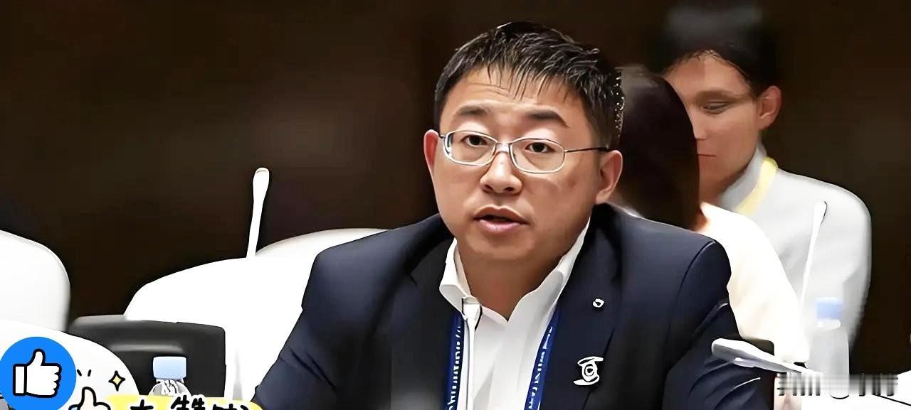 看完沈逸和某教授的连麦
感觉非常压抑
本以为双方会贡献出一场精彩的学术辩论结果某