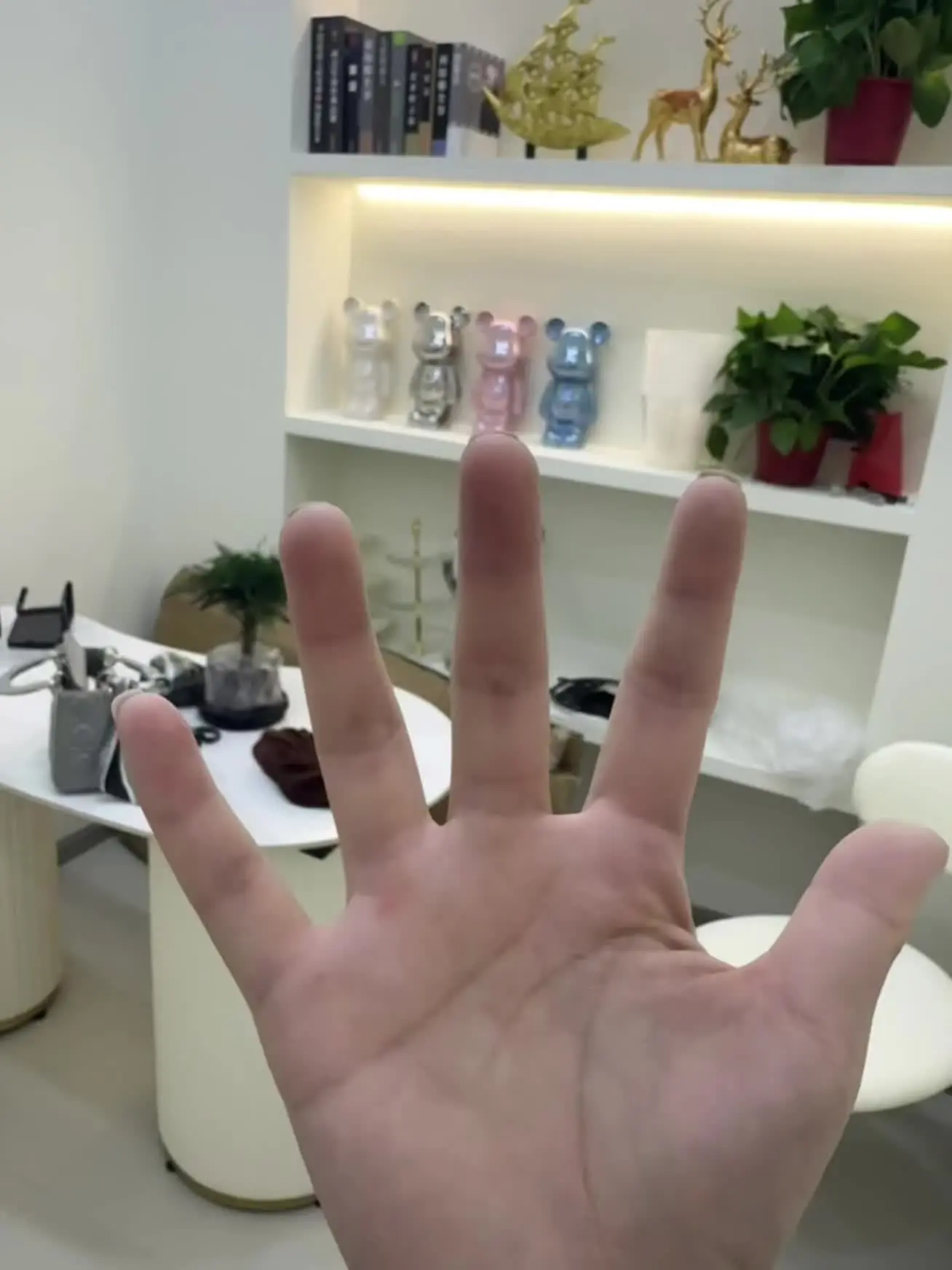 辛苦我的老爸这个点还在加班帮我拼装