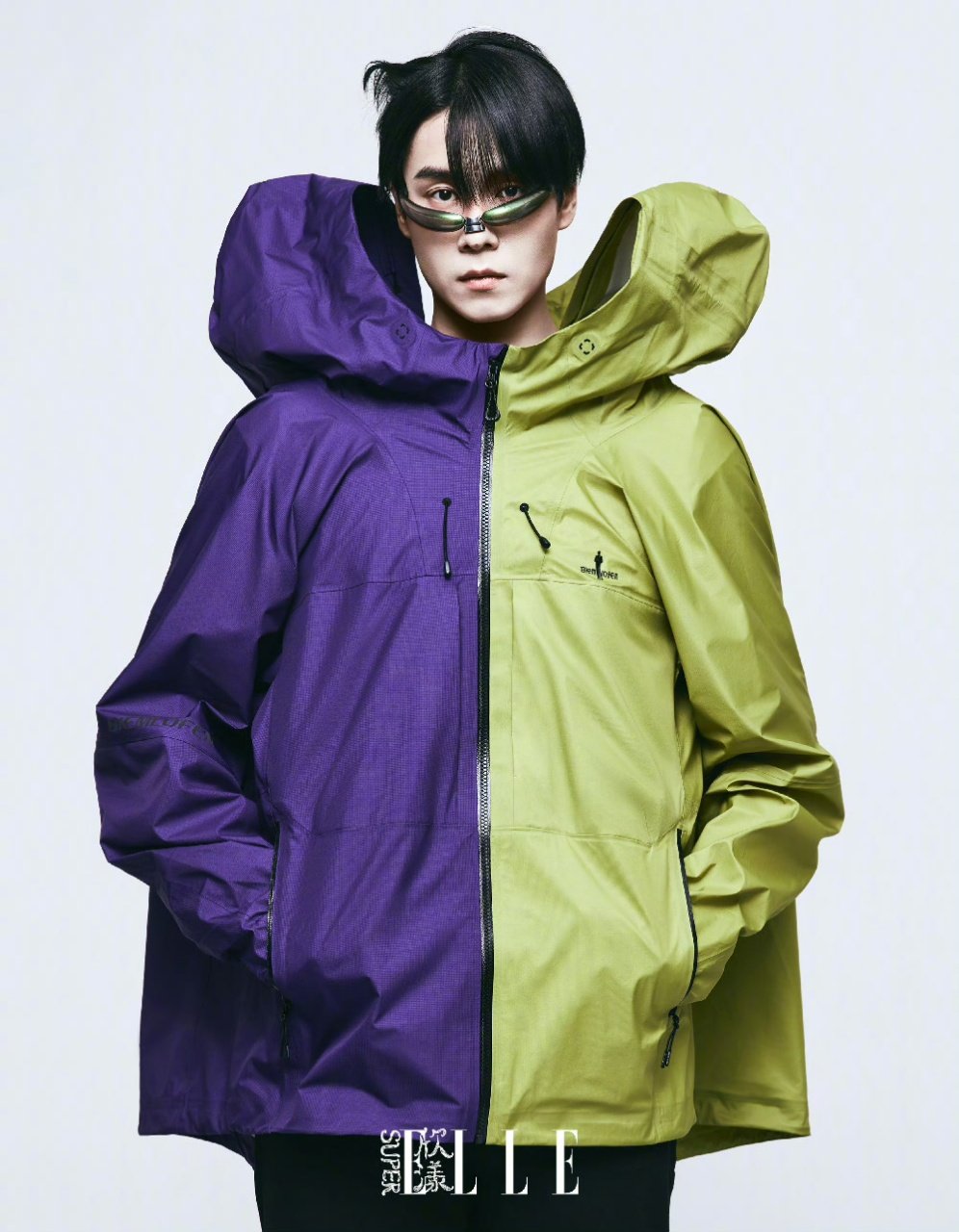 胡一天爱心镂空腮红胡一天叠穿 胡一天这套造型怪新奇的~ 