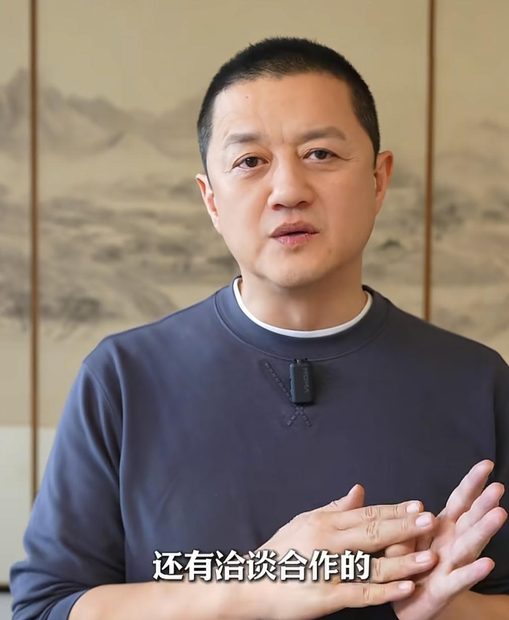 Jim博士谈李亚鹏。
Jim博士对李亚鹏先生的评价颇高。他提到，近日网友为李亚鹏