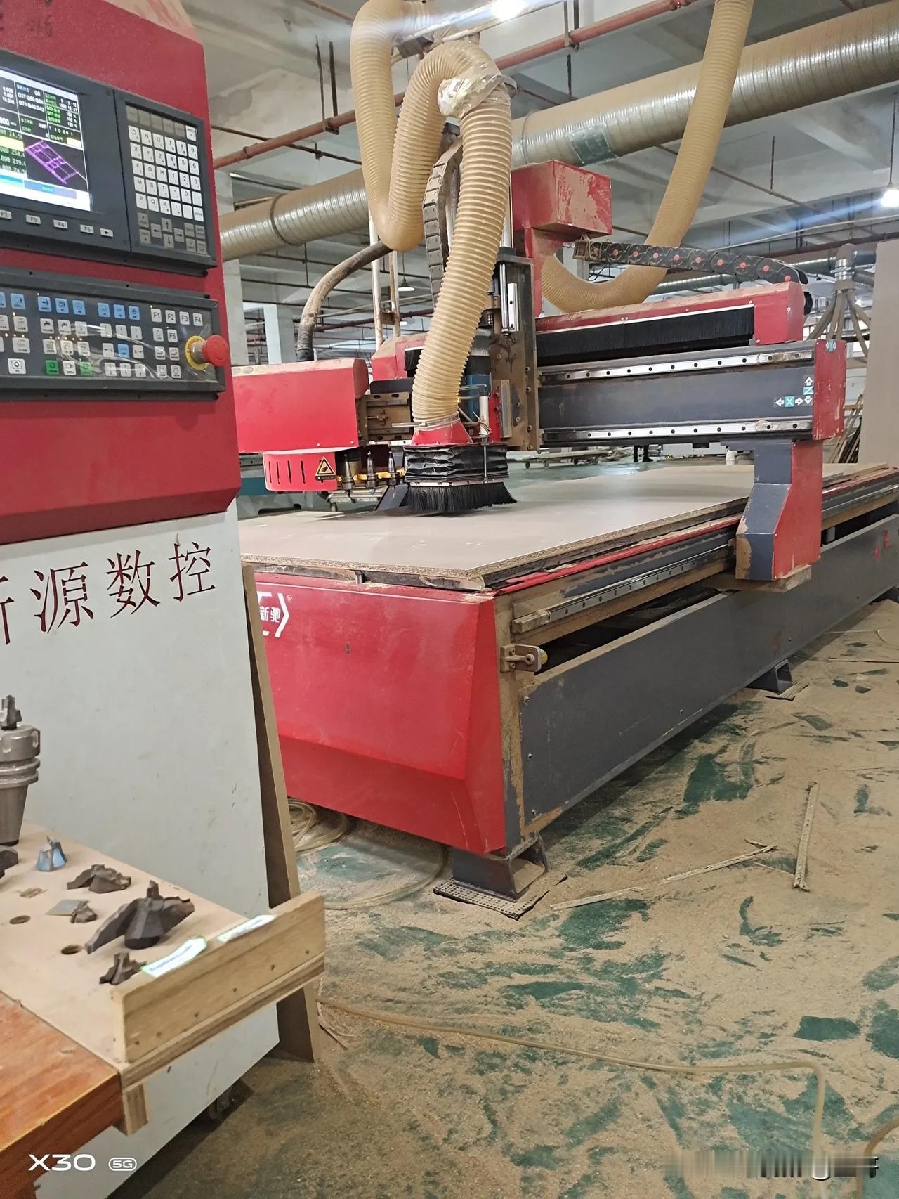 那些年花在木工费上的冤枉钱，够买半套家电了！明明是同样的柜体，手工和数控的差价能