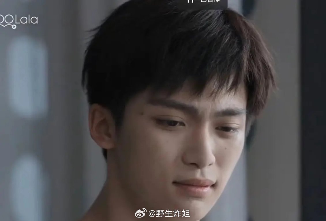6.0梓渝剧里截图，看到有粉丝吹他是这部剧最帅的 ​​​