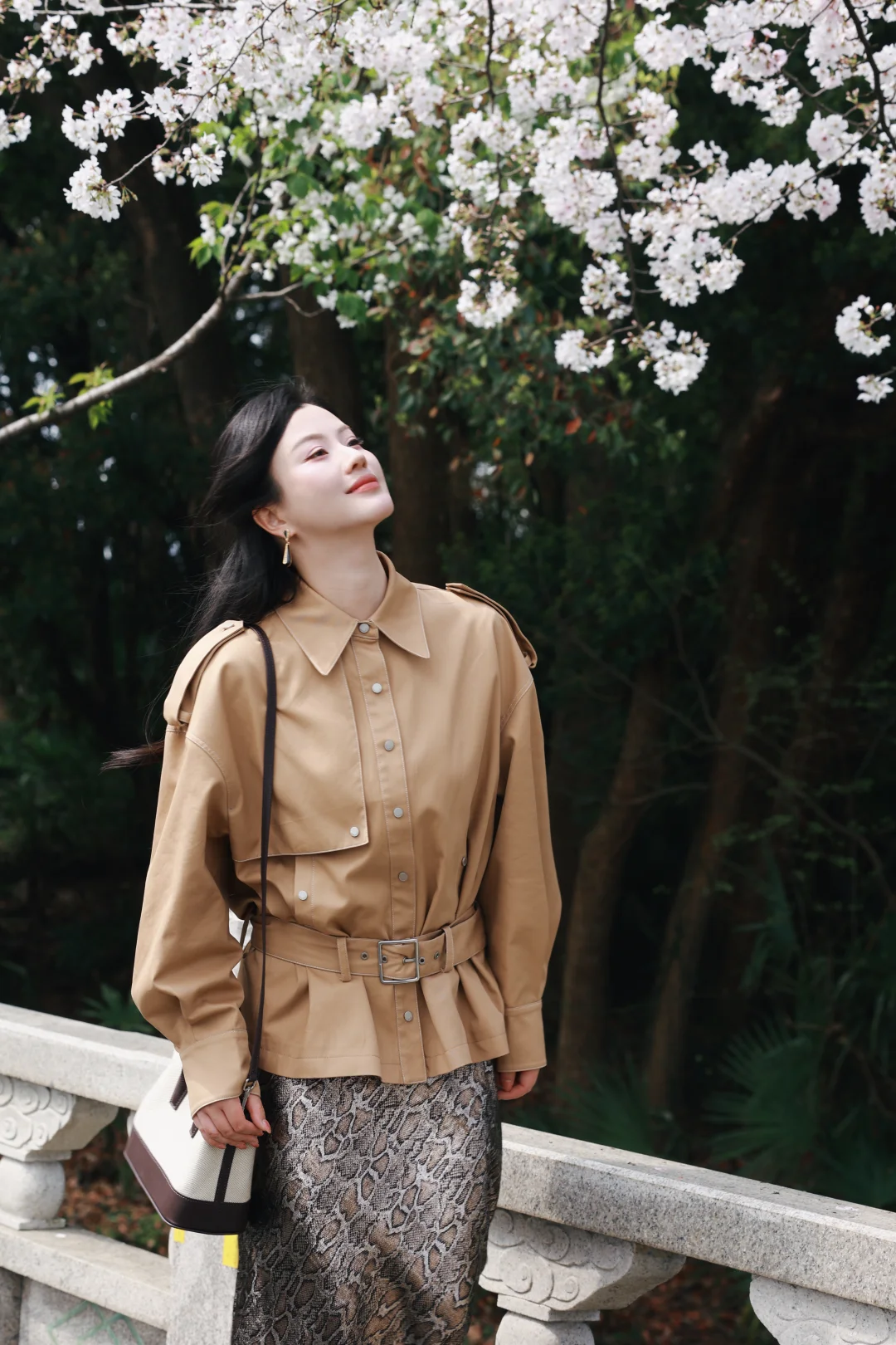 清明樱落🌸长裙风衣组成的春日