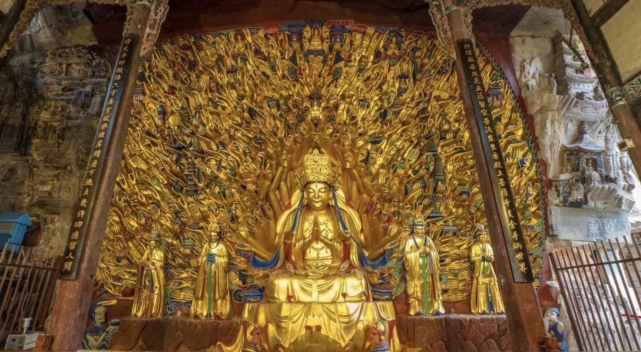 有些山，我们以为无人跨越，但有人征服了；有些路，我们以为无法启程，但有人到达了；