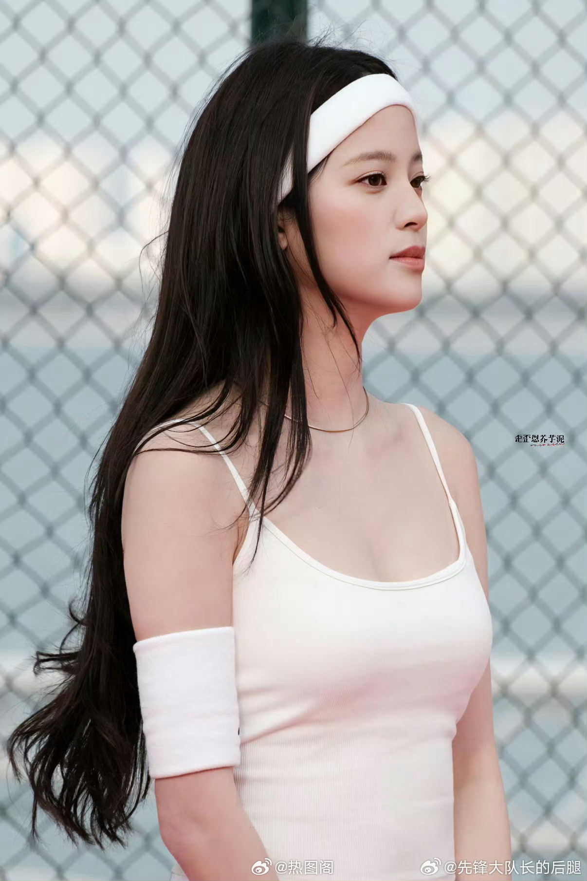 欧阳娜娜刷到自己的瓜很震惊欧阳娜娜运动风 热图阁公众号 