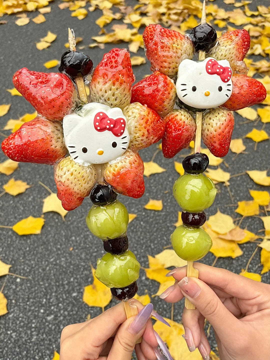 上海新出的！！！Hellokitty糖葫芦！可爱晕了…