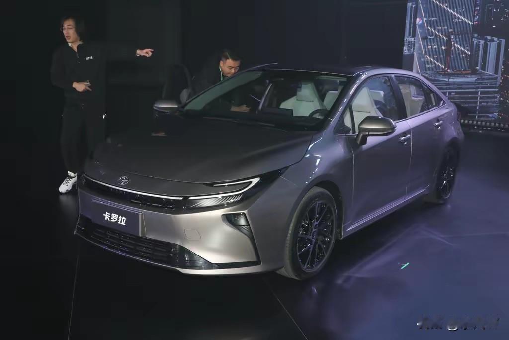 丰田混动车电池的核心优势是“长寿+靠谱”，官方设计寿命达10年/20万公里，实际