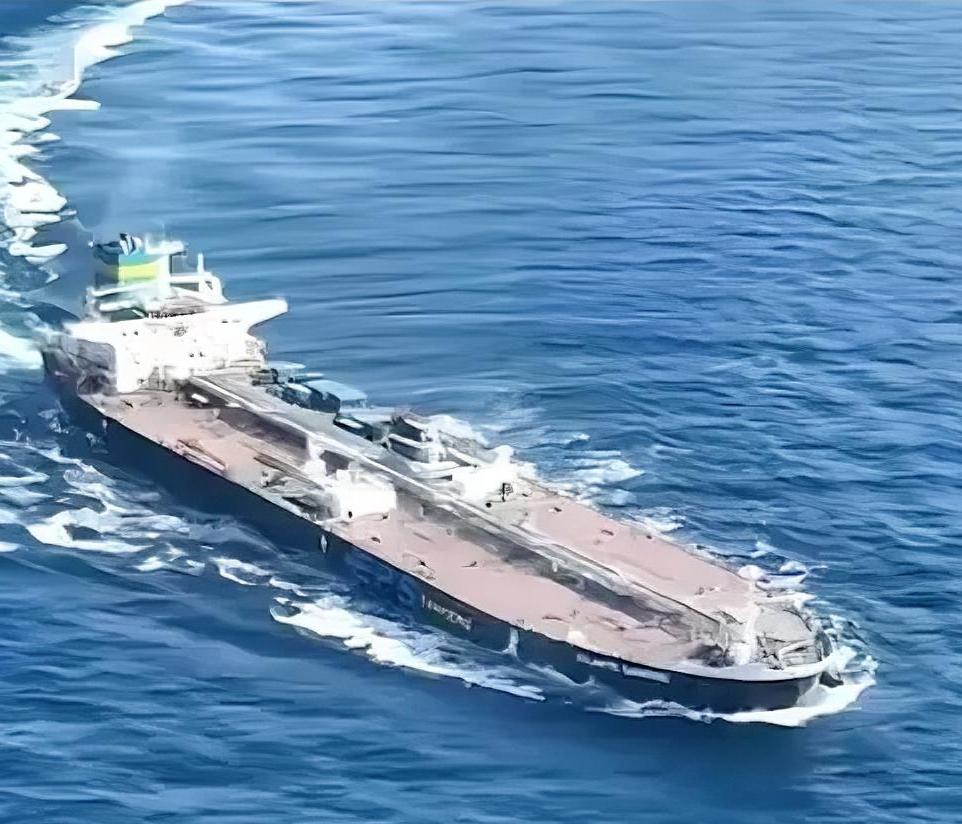 特朗普对外宣称，已经扣留了熊猫香港旗下的“世纪号”油轮，船上装载的180万桶委内