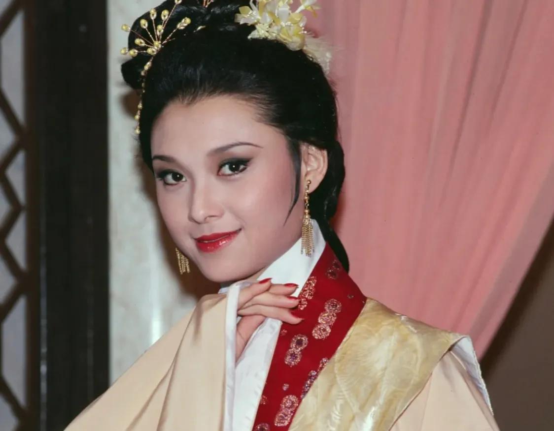 如果你看过这位TVB演员演过的剧，说明你也不年轻了，至少不是00后。
