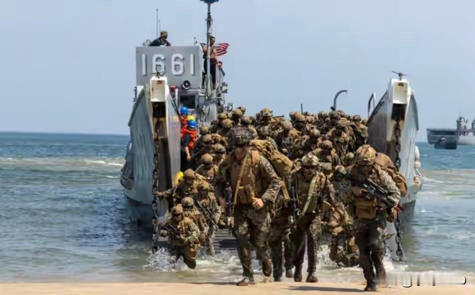 特朗普地面部队敢进伊朗？那美国可就真掉进坑里了
·
霍尔木兹海峡的战火持续，美以